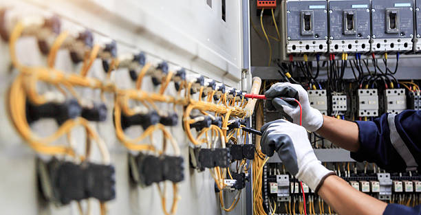 Professional Electrician technician working in Lathrop, MO